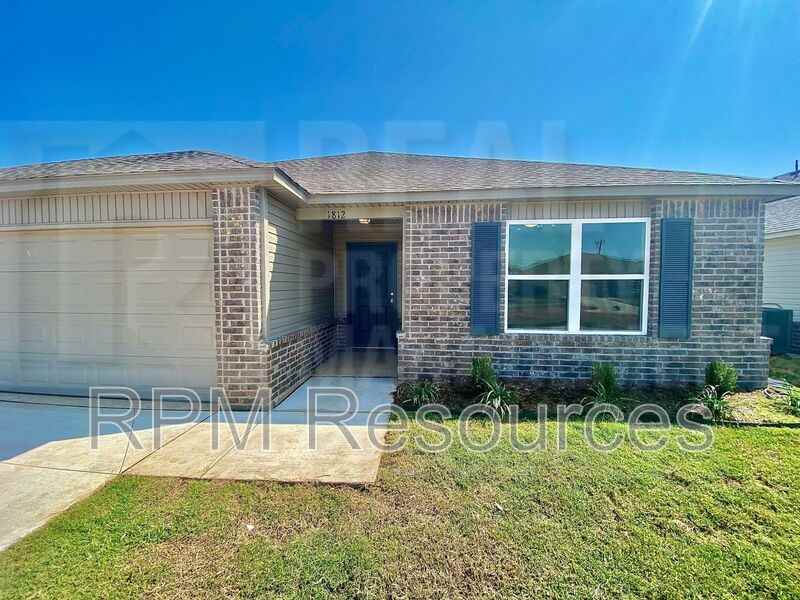 1812 Hayes Ln - Photo 5 of 27