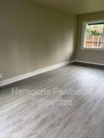 featured image of 2831 Ne Center St #1