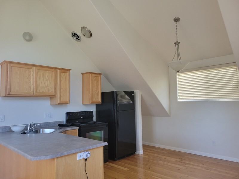 1658 Ne Foothill Blvd #B - Photo 7 of 15