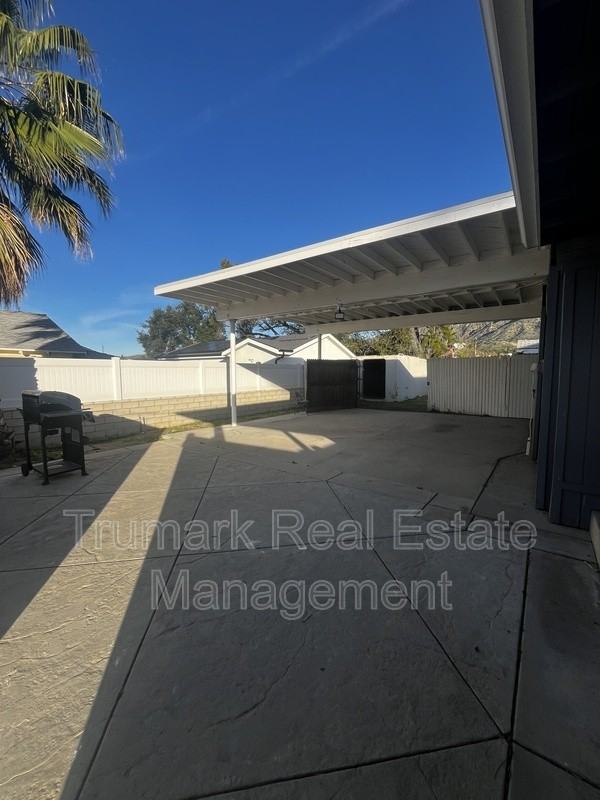 8409 Wentworth St - Photo 4 of 20