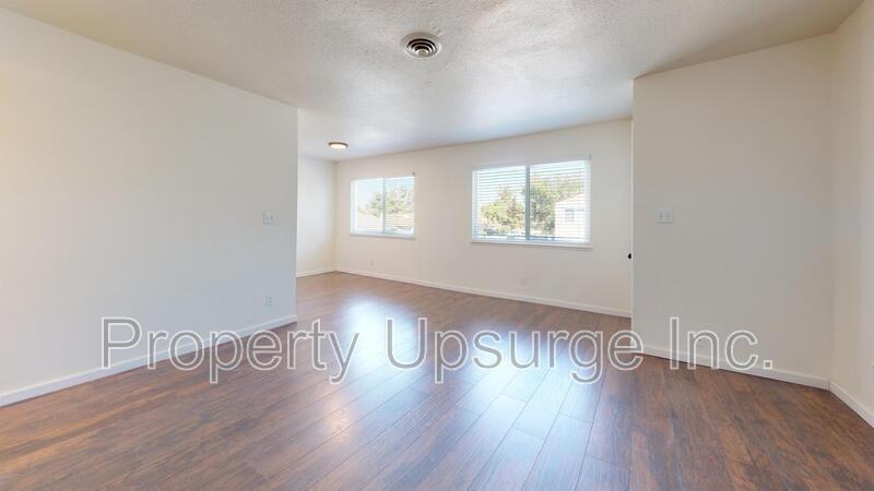 1356 Hobart Dr - Photo 3 of 13