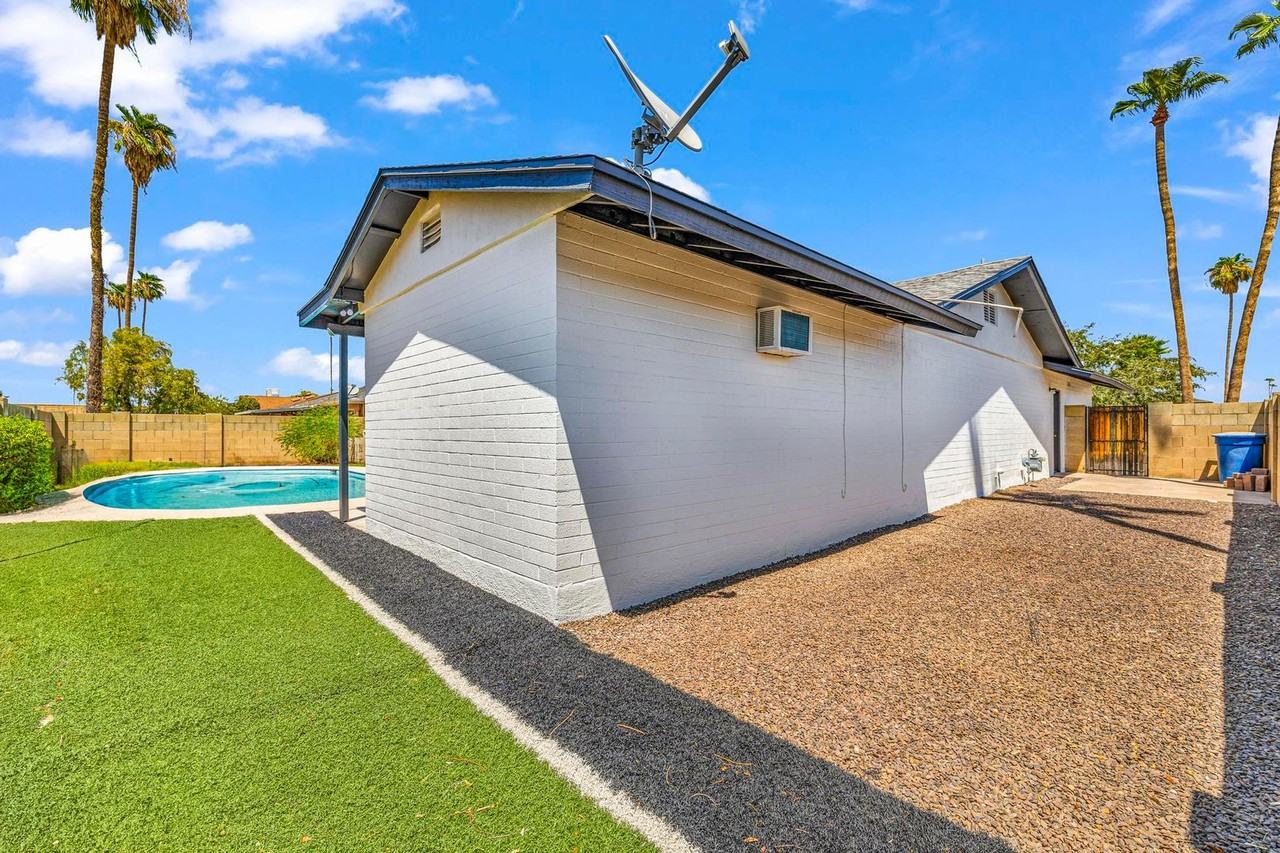 4432 S Juniper St - Photo 6 of 48