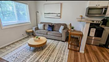 featured image of 1006 Oneida Ave