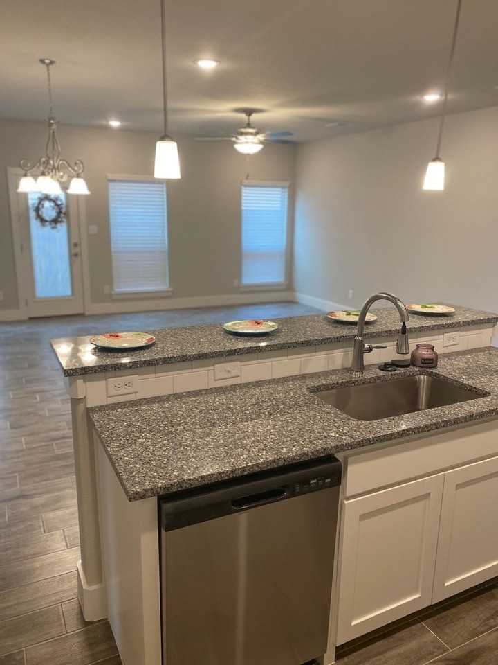 716 The Cottages Dr - Photo 3 of 19