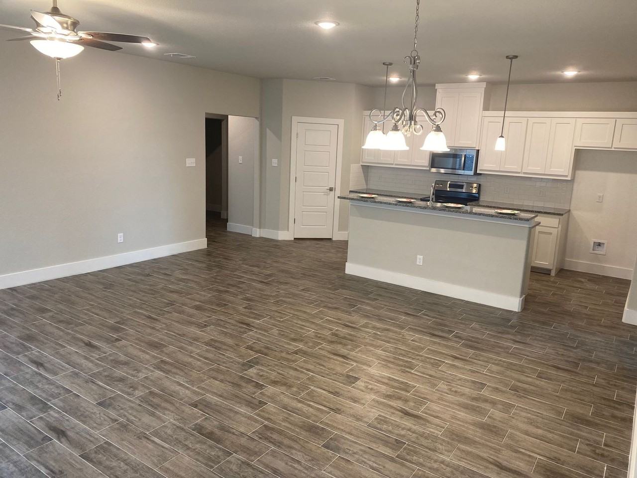 716 The Cottages Dr - Photo 4 of 19