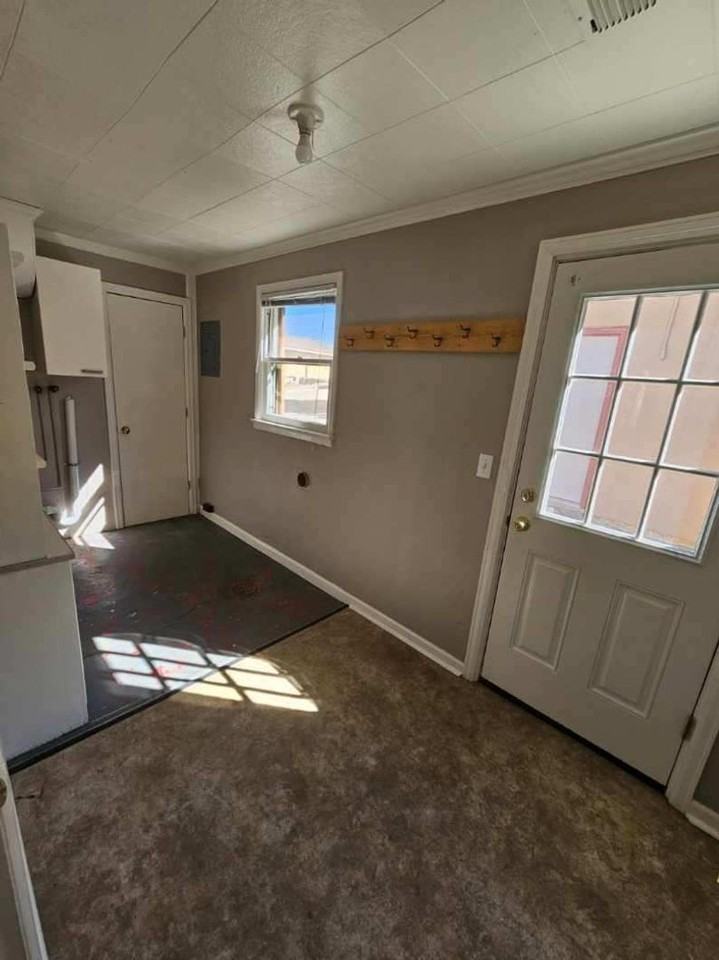 601 S Jackson St - Photo 3 of 11