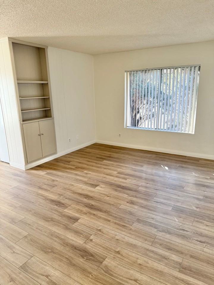 4164 Wabash Ave #5 - Photo 3 of 9