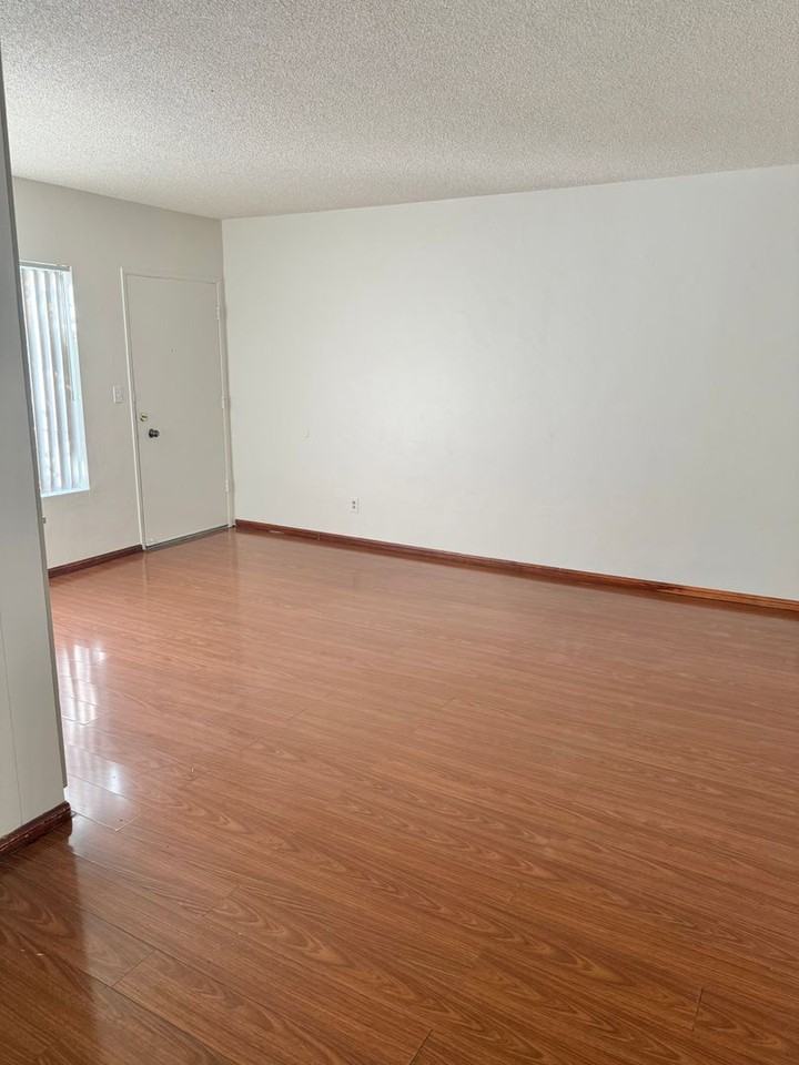 4164 Wabash Ave #8 - Photo 2 of 8