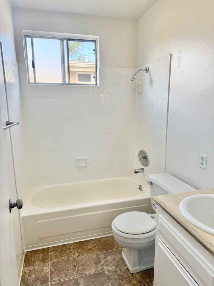 4164 Wabash Ave #8 - Photo 7 of 8