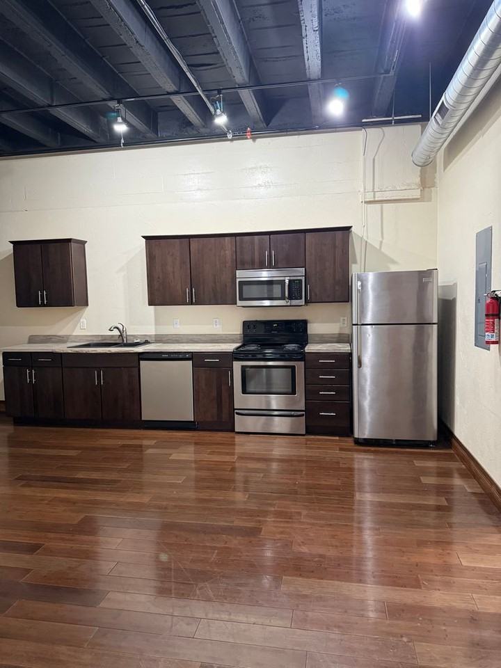 213 W Olive St #208 - Photo 2 of 8