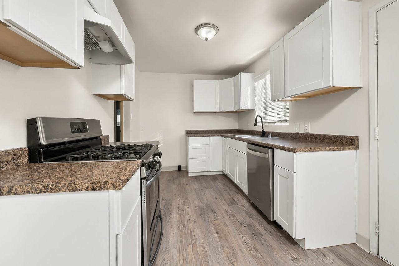 4184 Cornelia Way - Photo 4 of 13