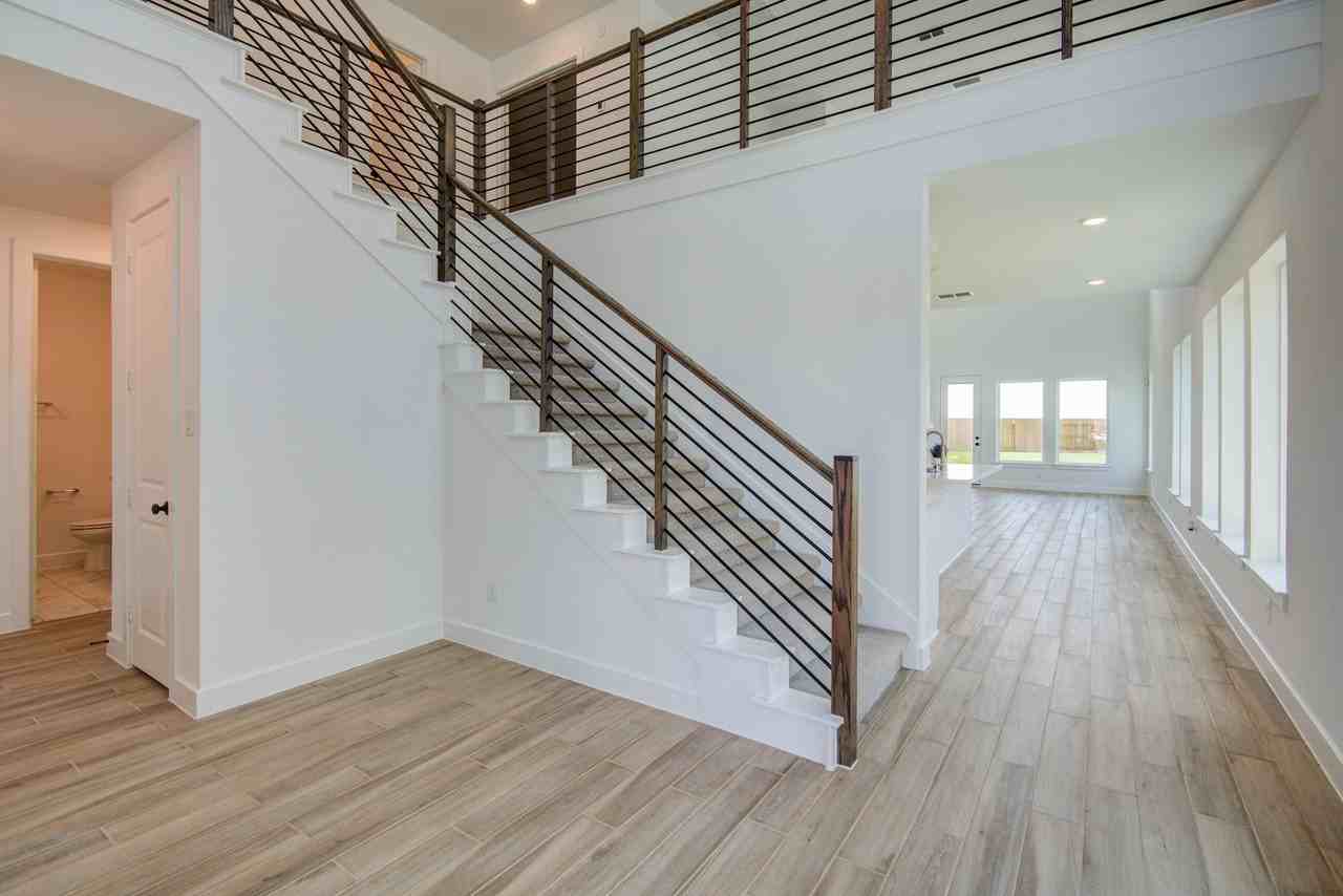 21803 Fitzroy Manor Ln - Photo 4 of 50