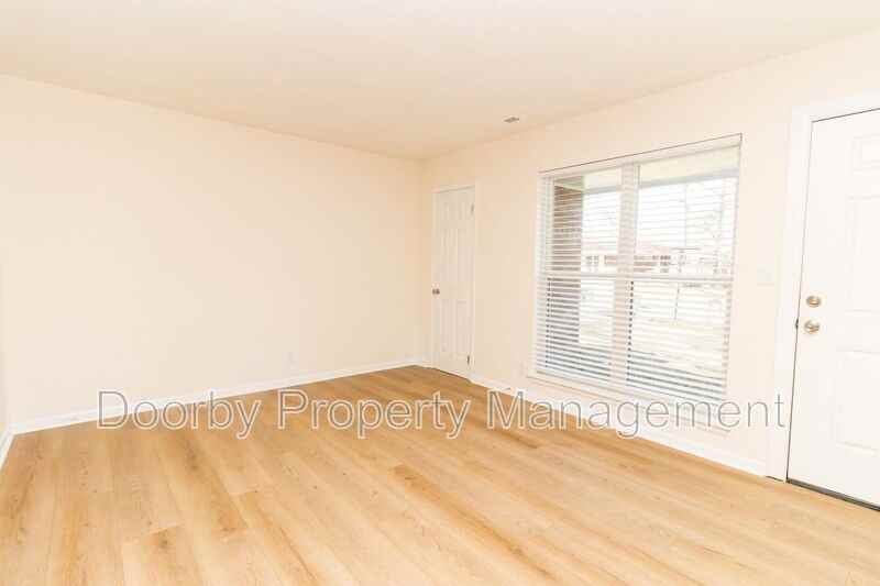 4716 Tomahawk Trl #B - Photo 3 of 12