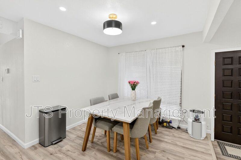 6120 Westview Way - Photo 6 of 50