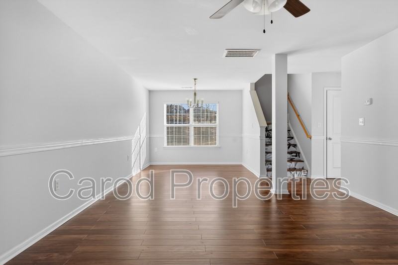 3315 Runneymede St Sw - Photo 4 of 50