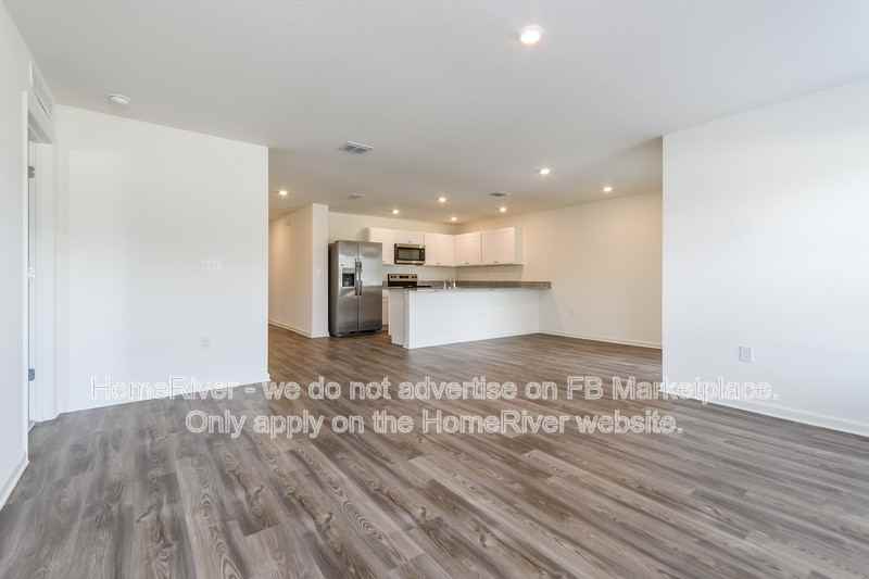 1213 Chester Ave - Photo 6 of 22