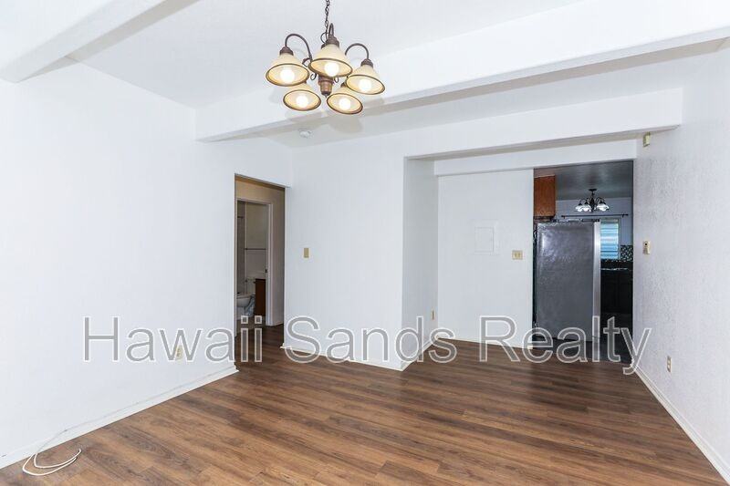 3331 Hayden St - Photo 3 of 48