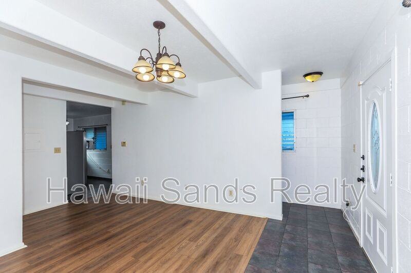 3331 Hayden St - Photo 6 of 48