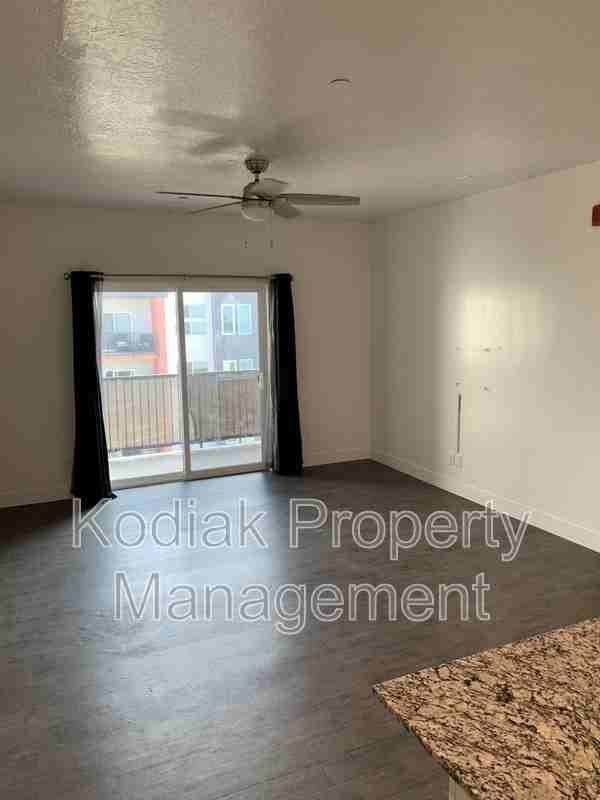 875 Depot St - Photo 6 of 27