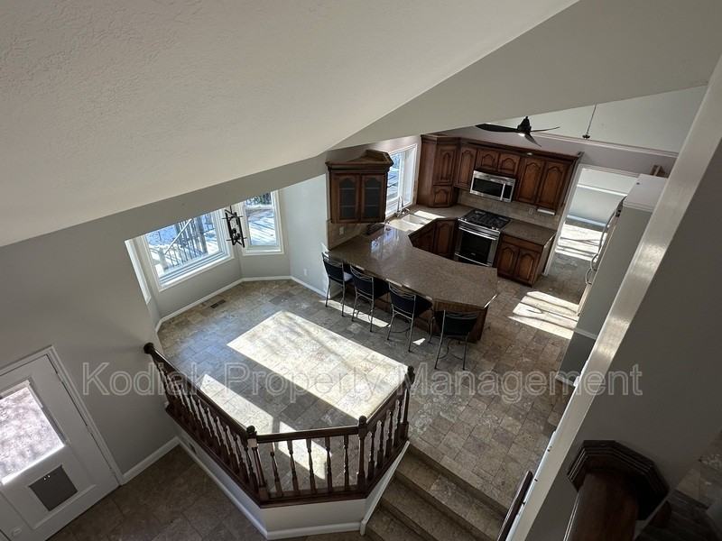 13 Ne - Photo 7 of 34