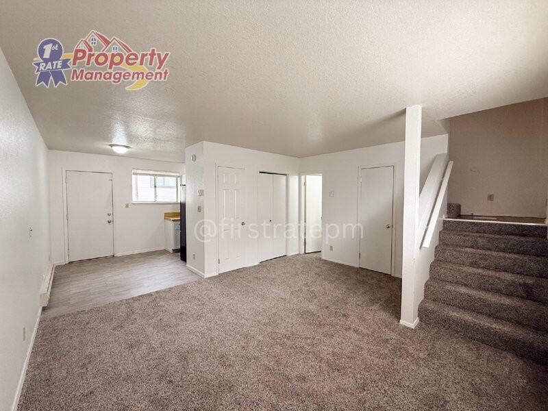 1996 S Leadville Ave - Photo 5 of 34