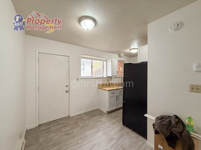 1996 S Leadville Ave - Photo 7 of 34