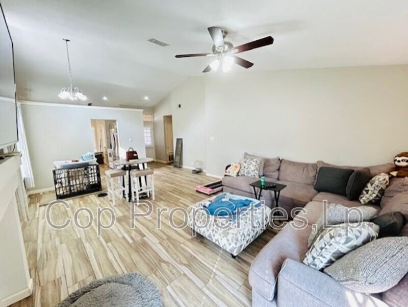 6338 Broadmeadow - Photo 4 of 16