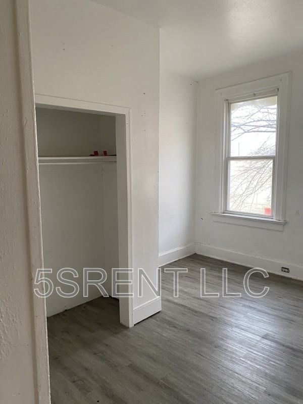 1048 Marshall Ave - Photo 2 of 11