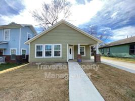 featured image of 924 E Annie St