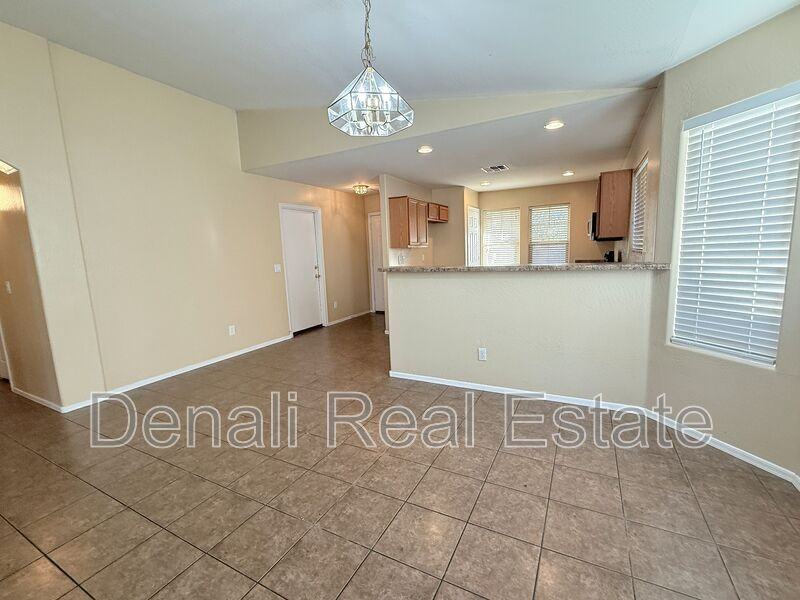 3426 S 72nd Ln - Photo 7 of 30