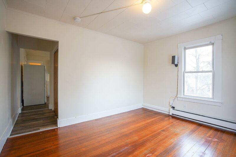 70 Maple St #3LR - Photo 4 of 8