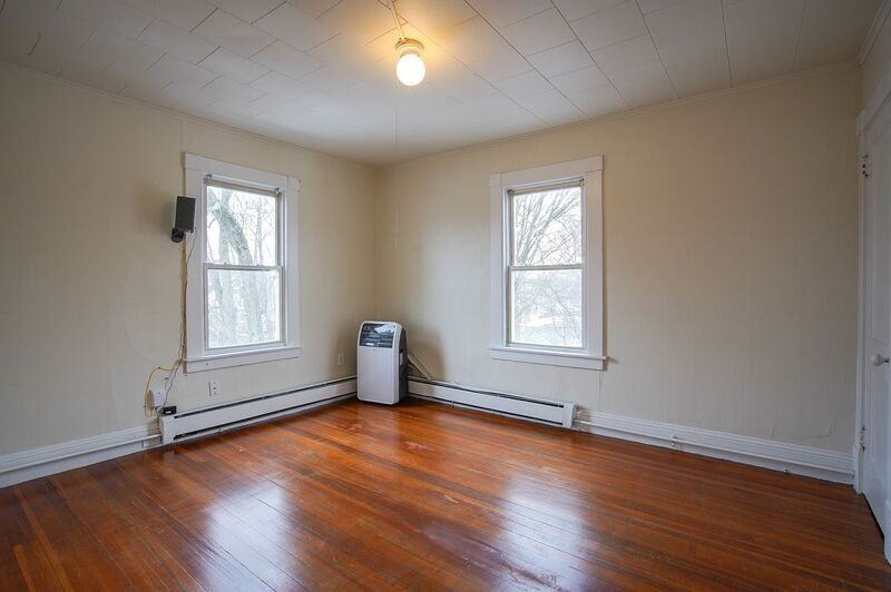 70 Maple St #3LR - Photo 6 of 8