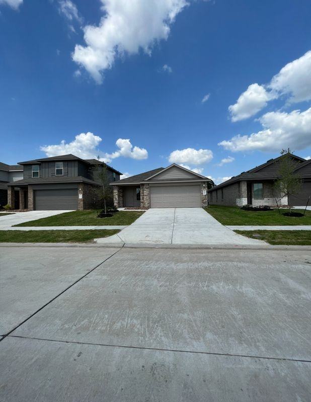 22446 Gilded Peak Ln - Photo 3 of 8