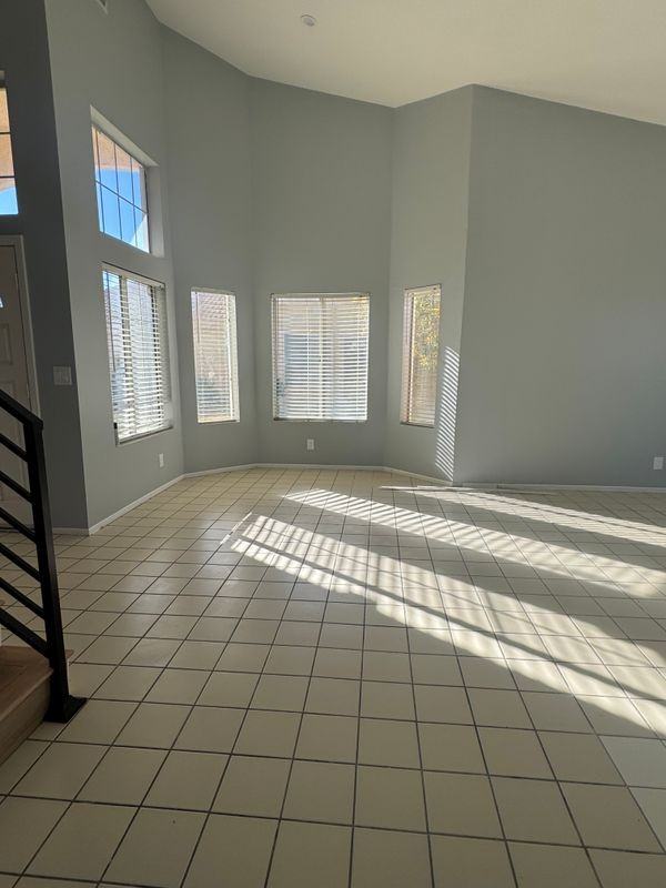 1835 Mesa Dr - Photo 2 of 17