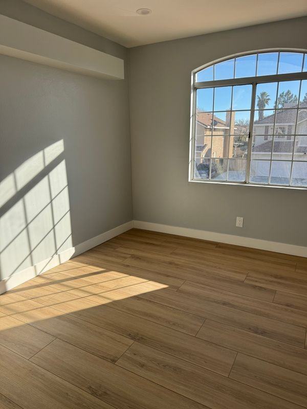 1835 Mesa Dr - Photo 5 of 17