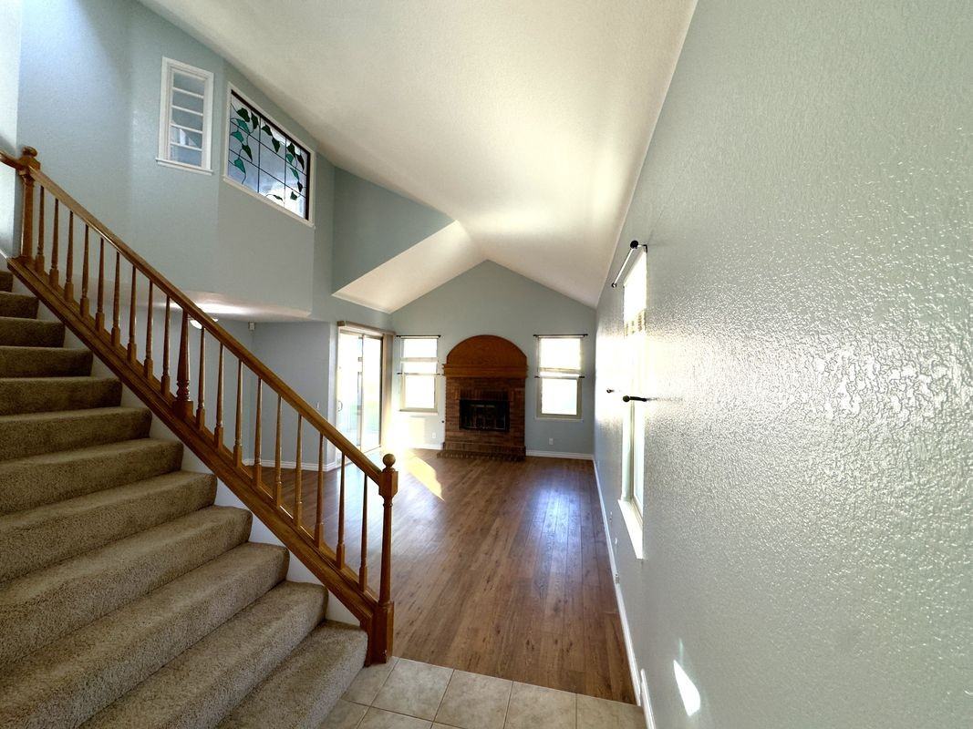 7759 Devonshire Ct - Photo 2 of 23