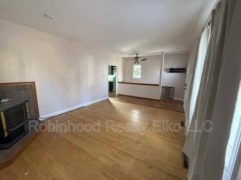 118 Court St - Photo 3 of 20