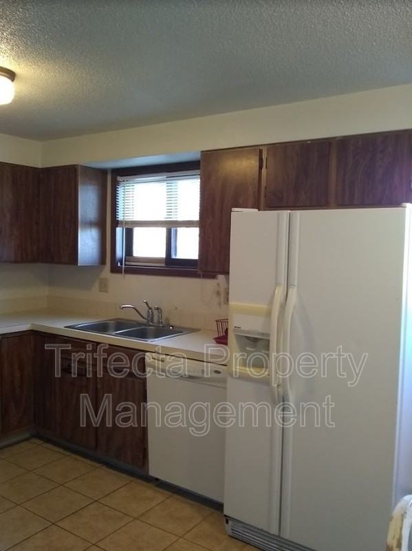 4955 Basswood Dr - Photo 5 of 15