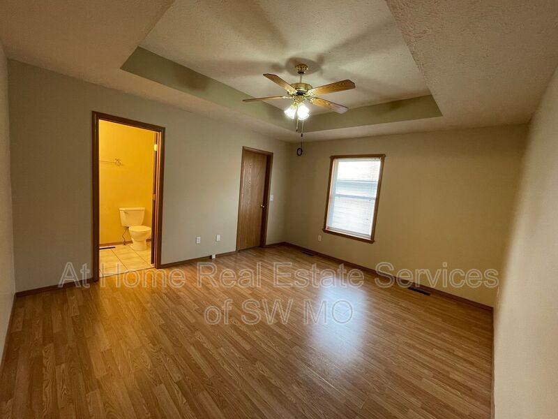 3216 W Scott St - Photo 6 of 10