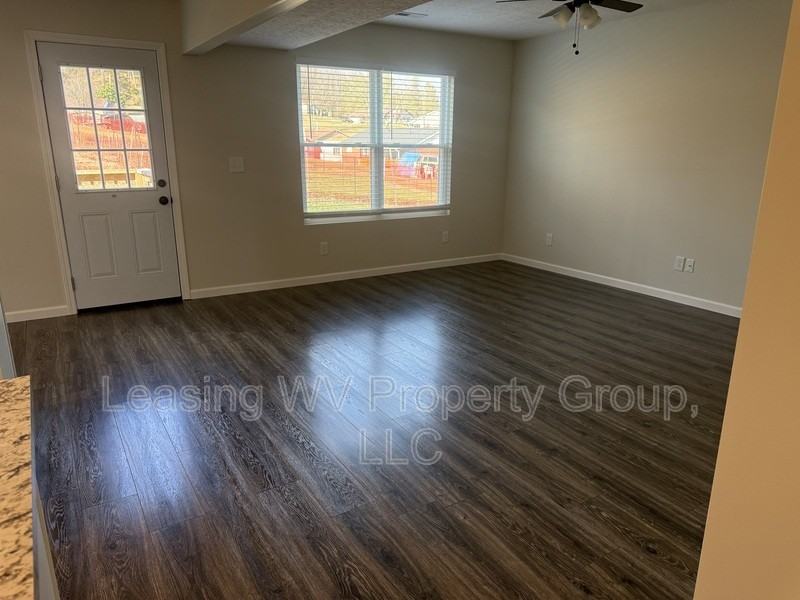 46 Christian Ct - Photo 2 of 11