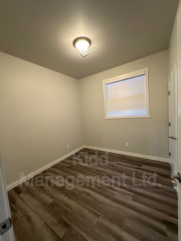 1223 Blackburn Rd N - Photo 6 of 11