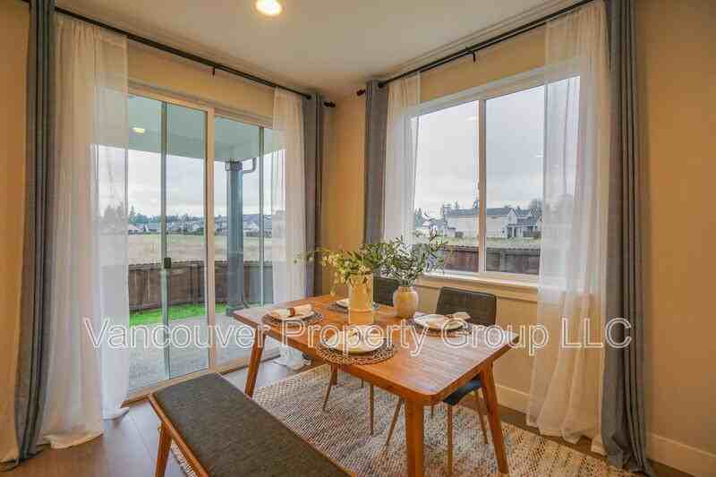 11025 Ne 137th Ave - Photo 7 of 32