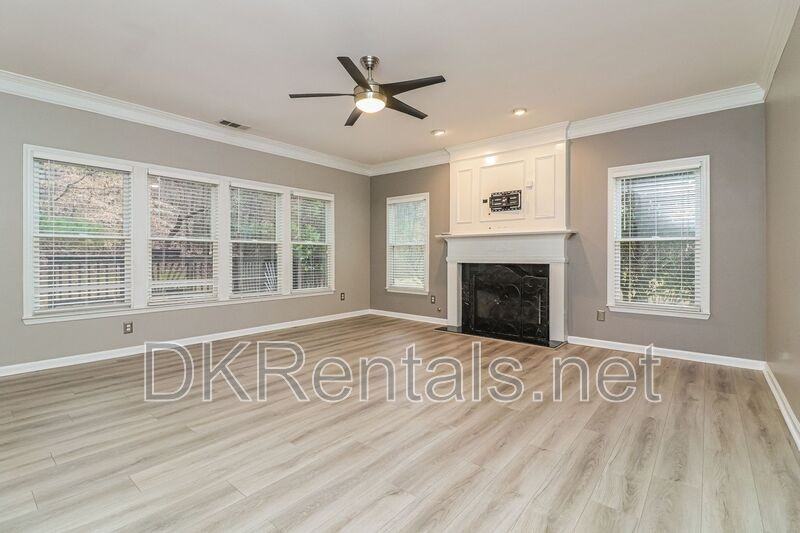 1072 Blankets Creek Dr - Photo 3 of 15