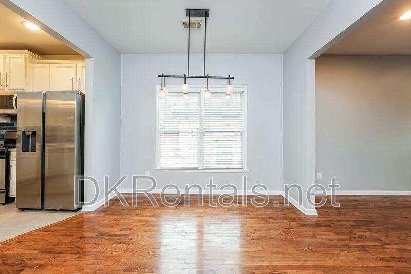 617 Mcdonald St Se - Photo 4 of 15