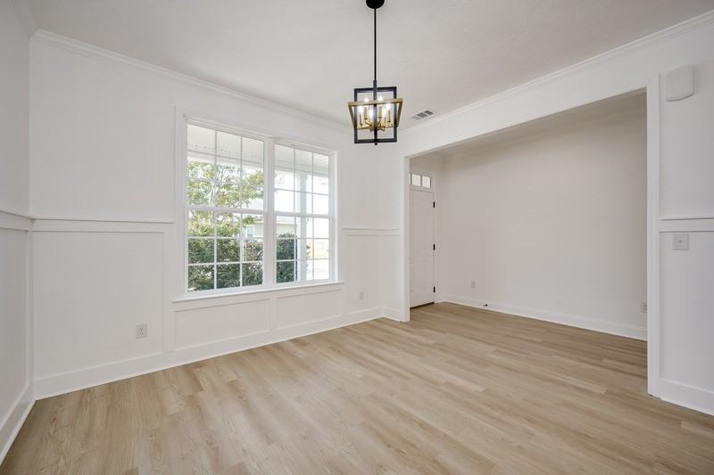 412 Riley Ln - Photo 6 of 37