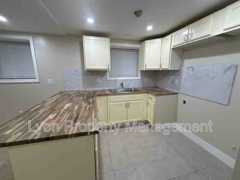 51 Adelaide Ave #1R - Photo 2 of 10