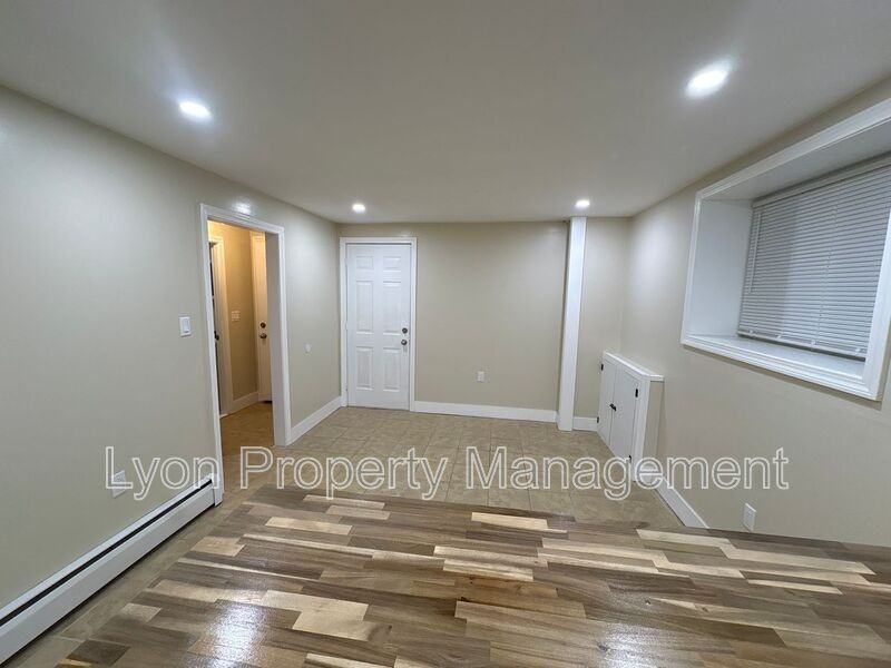 51 Adelaide Ave #1R - Photo 4 of 10