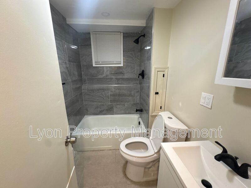 51 Adelaide Ave #1R - Photo 5 of 10