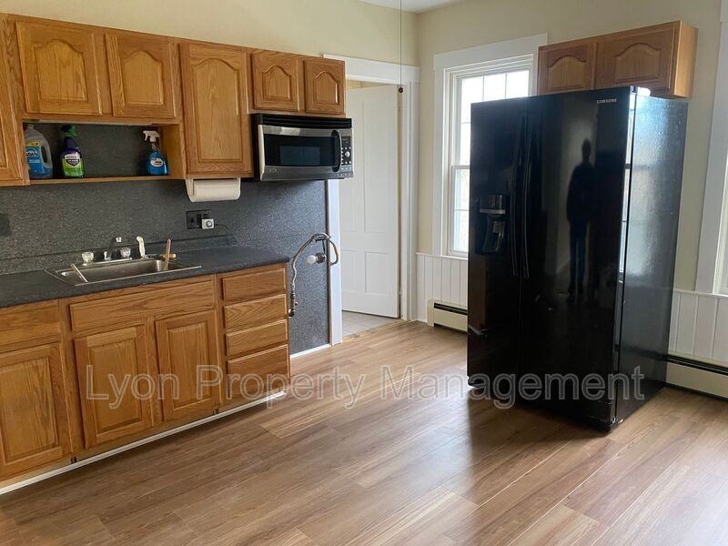 793 Gifford Rd 1st Fl - Photo 2 of 15