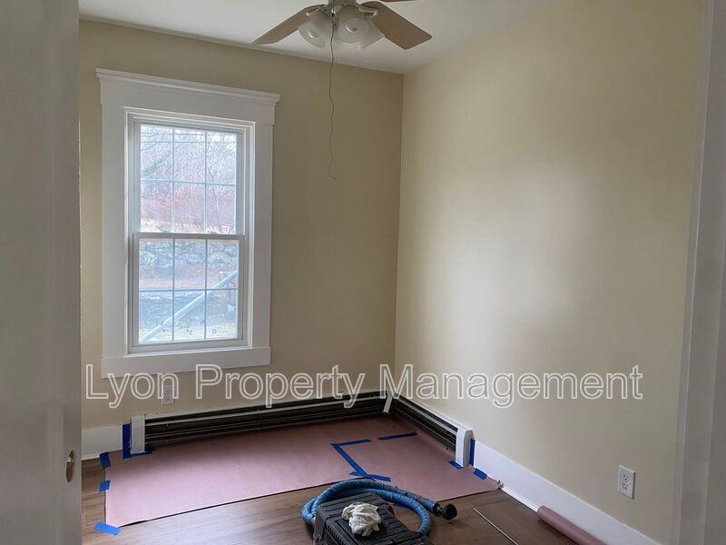 793 Gifford Rd 1st Fl - Photo 6 of 13